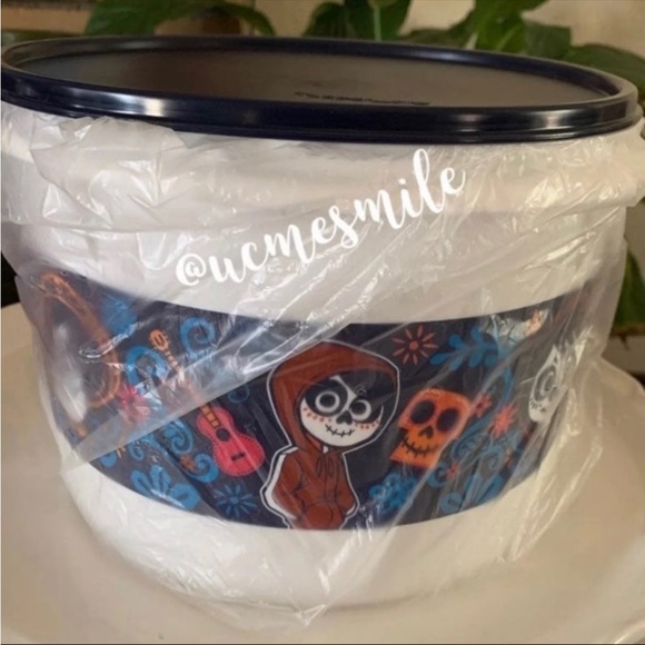 Tupperware Disney Coco Bucket with Carolier Handle - Picture 7 of 7